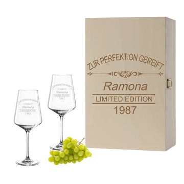 Weinglas mit Gravur Leonardo Puccini "ZUR PERFEKTION GEREIFT" 2 Gläser und Holzbox groß mit Wunschname & Datum